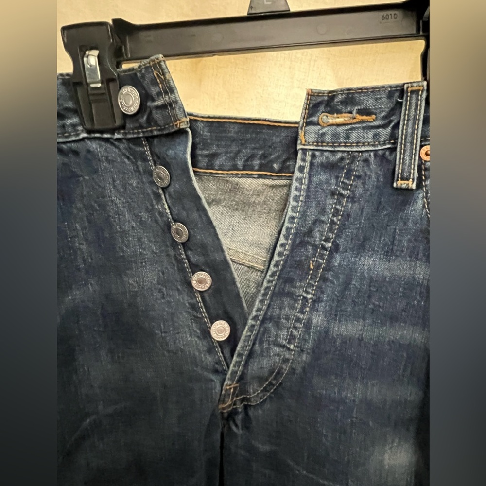 Levi button fly jeans 33x30
